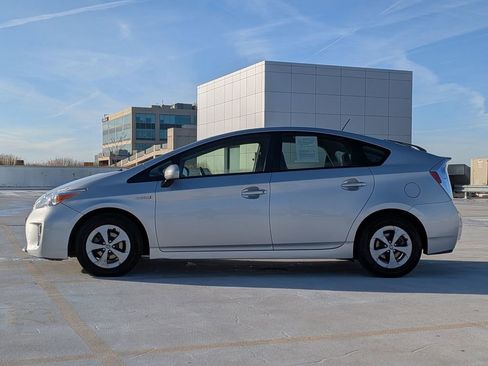 Used 2015 Toyota Prius Four image 4