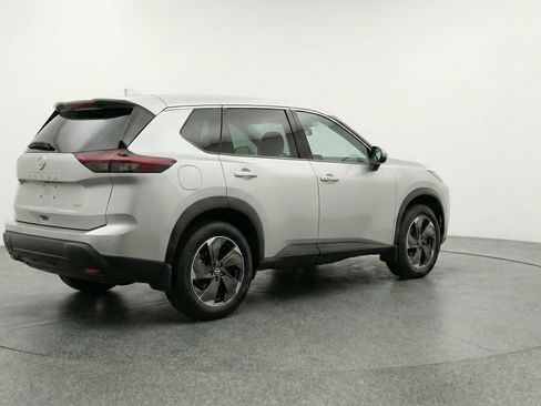 Used 2025 Nissan Rogue SV image 9