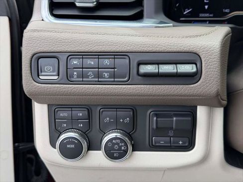 Used 2023 GMC Yukon Denali w/ Max Trailering Package AWD/4WD image 24
