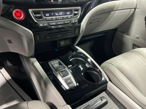 Used 2017 Honda Pilot Touring image 28