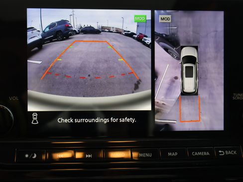 Used 2023 Nissan Pathfinder Platinum image 26