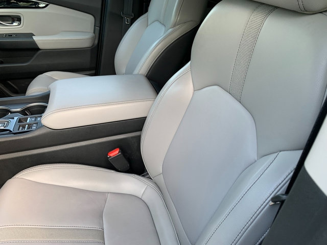 Used 2023 Honda Pilot Touring image 7