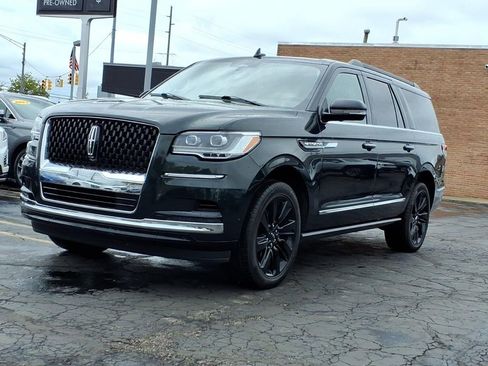 Used 2023 Lincoln Navigator L Black Label AWD/4WD image 3