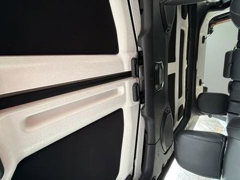 Used 2022 Jeep Wrangler Unlimited Sahara image 22