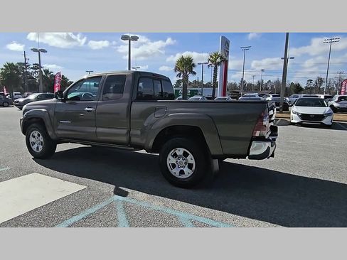 Used 2011 Toyota Tacoma PreRunner w/ SR5 Pkg #2 image 28
