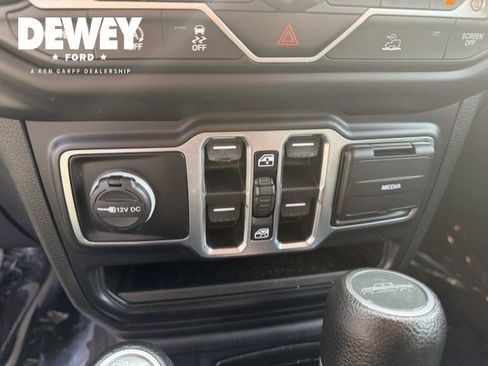 Used 2020 Jeep Gladiator Sport w/ Quick Order Package 24S AWD/4WD image 20