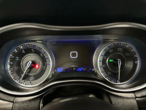 Used 2023 Chrysler 300 Touring w/ Sport Appearance Package image 22