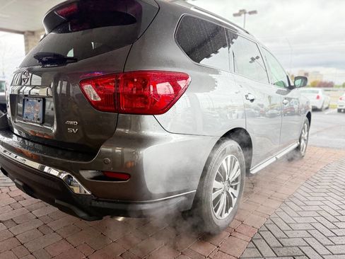 Used 2020 Nissan Pathfinder SV image 12