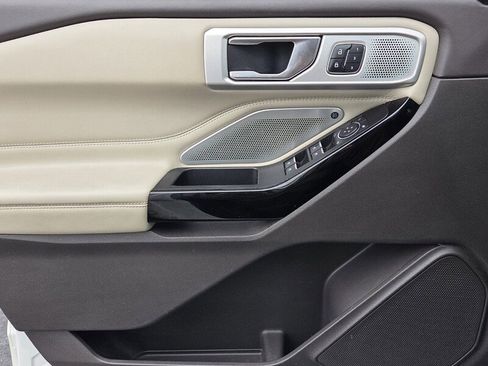 Used 2021 Ford Explorer Platinum w/ Equipment Group 601A image 29