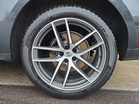 Certified 2025 Porsche Macan image 24