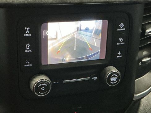 Used 2022 RAM 1500 Big Horn image 7