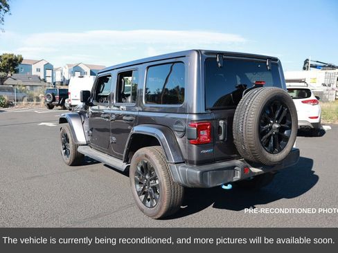 Used 2022 Jeep Wrangler Unlimited Sahara image 3