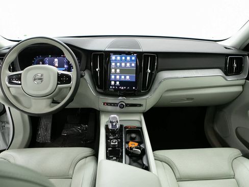 Used 2024 Volvo XC60 B5 Ultimate image 13