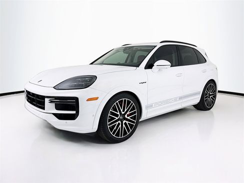 New 2026 Porsche Cayenne Turbo image 1