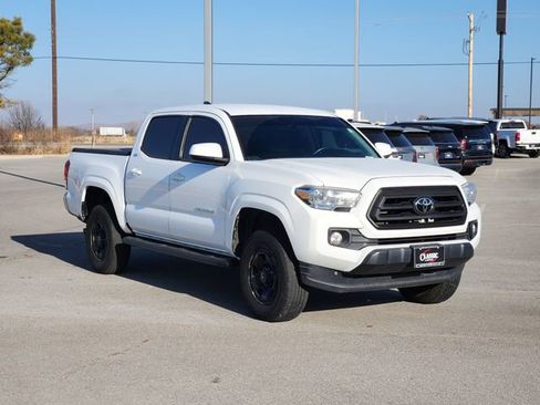 Used 2020 Toyota Tacoma SR5 image 3
