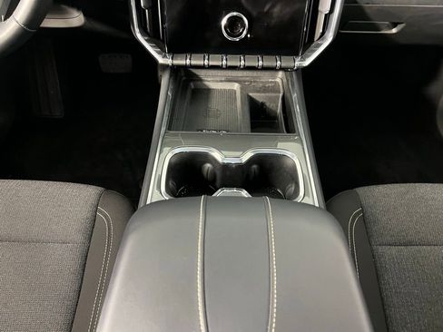 Used 2025 GMC Acadia Elevation image 17