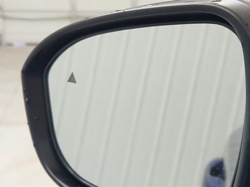 New 2025 Nissan Kicks SR image 20