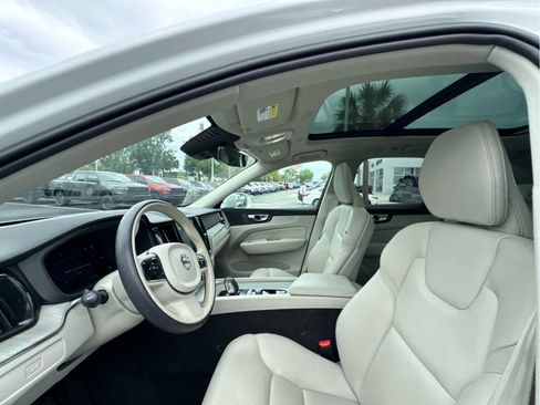Used 2023 Volvo XC60 B5 Plus AWD/4WD image 27