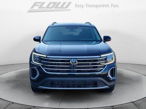 Used 2026 Volkswagen Atlas SE w/ Panoramic Sunroof Package FWD image 3