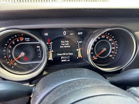 Used 2022 Jeep Gladiator Sport AWD/4WD image 4