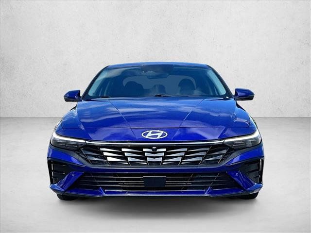 Used 2024 Hyundai Elantra Limited FWD image 3