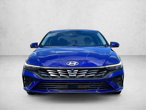 Used 2024 Hyundai Elantra Limited FWD image 3