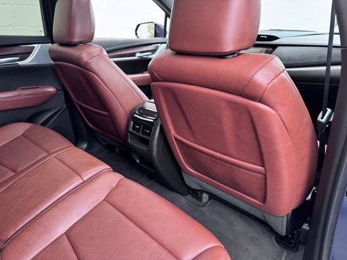Used 2024 Cadillac XT5 Premium Luxury image 14