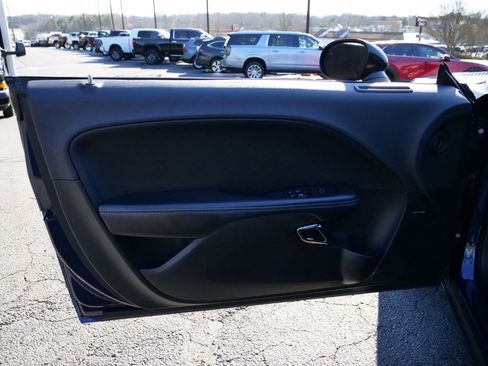 Used 2017 Dodge Challenger SRT Hellcat image 25