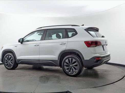 Used 2024 Volkswagen Taos S FWD image 4