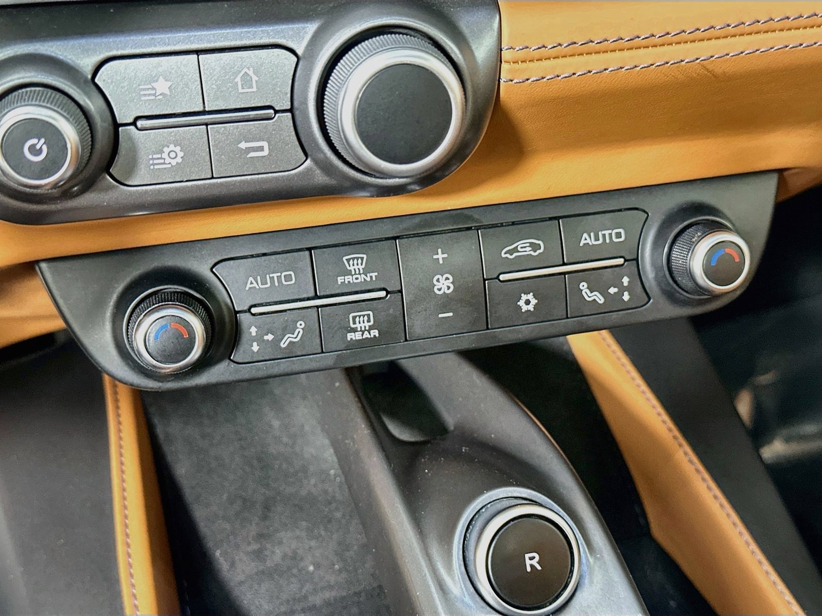 Used 2020 Ferrari Portofino RWD image 25