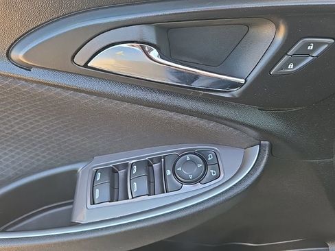 Used 2024 Chevrolet Malibu LT image 30