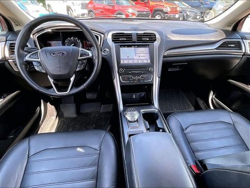 Used 2017 Ford Fusion SE w/ Fusion SE Technology Package AWD/4WD image 21