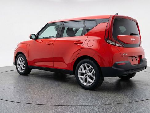 Used 2025 Kia Soul LX w/ LX Technology Package FWD image 6