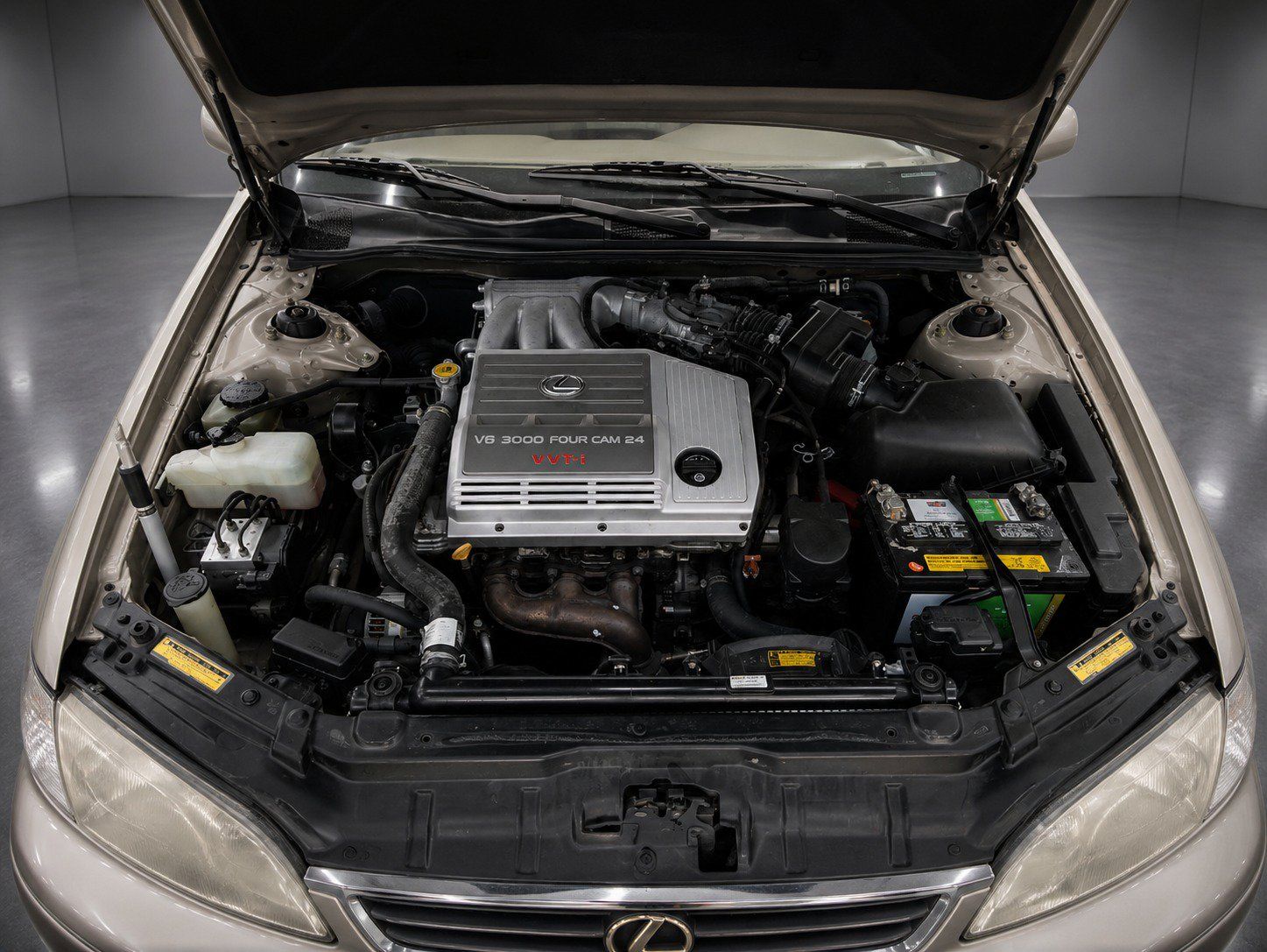 Used 2000 Lexus ES 330 FWD image 8