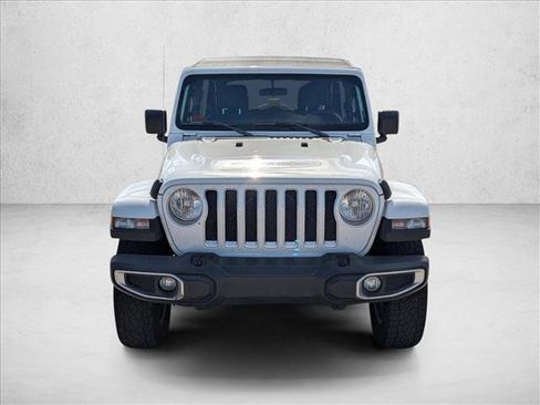 Used 2018 Jeep Wrangler Unlimited Sahara image 2