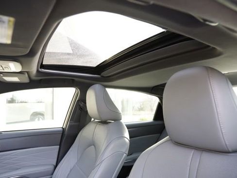 Used 2021 Toyota Avalon Limited w/ Advanced Safety Package image 16