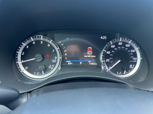 Used 2023 Toyota Highlander XSE FWD image 14
