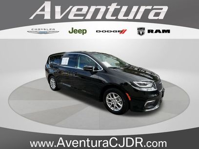 Used 2024 Chrysler Pacifica Touring-L
