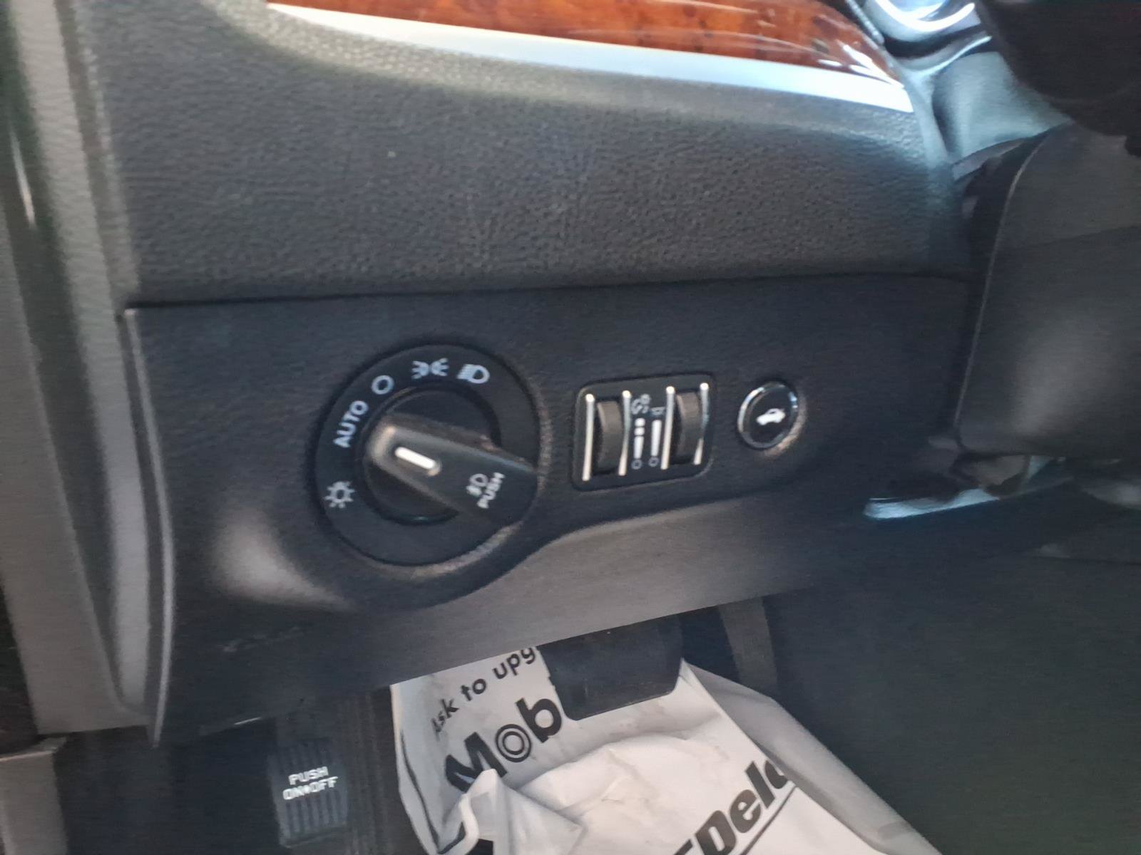 Used 2014 Chrysler 300 AWD w/ Driver Convenience Group image 23