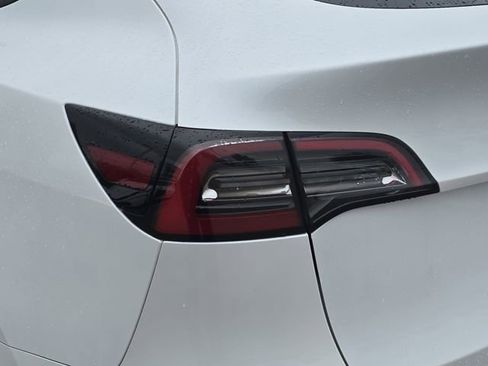 Used 2023 Tesla Model Y Long Range image 33