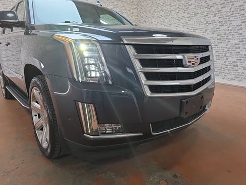 Used 2020 Cadillac Escalade Luxury image 7
