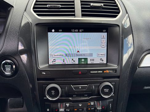 Used 2017 Ford Explorer XLT w/ Equipment Group 202A FWD image 26