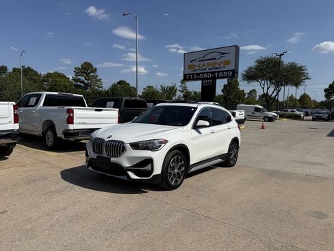 Used 2020 BMW X1 xDrive28i w/ Convenience Package AWD/4WD image 3