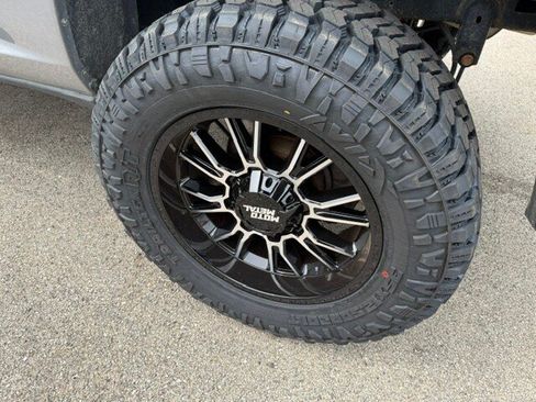 Used 2022 RAM 2500 Tradesman w/ Chrome Appearance Group AWD/4WD image 22