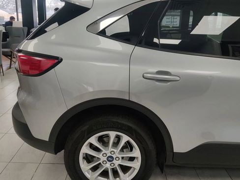 Used 2021 Ford Escape SE image 5