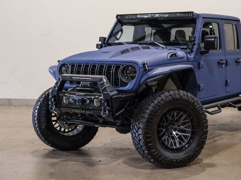 Used 2025 Jeep Gladiator Sport AWD/4WD image 18