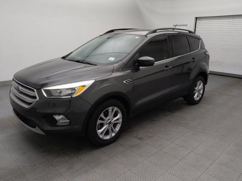 Used 2018 Ford Escape SE w/ SE Sync 3 Package image 2