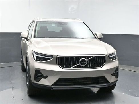 New 2024 Volvo XC40 B5 Plus w/ Protection Package Premier image 2