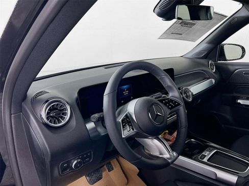 Certified 2026 Mercedes-Benz GLB 250 4MATIC image 10