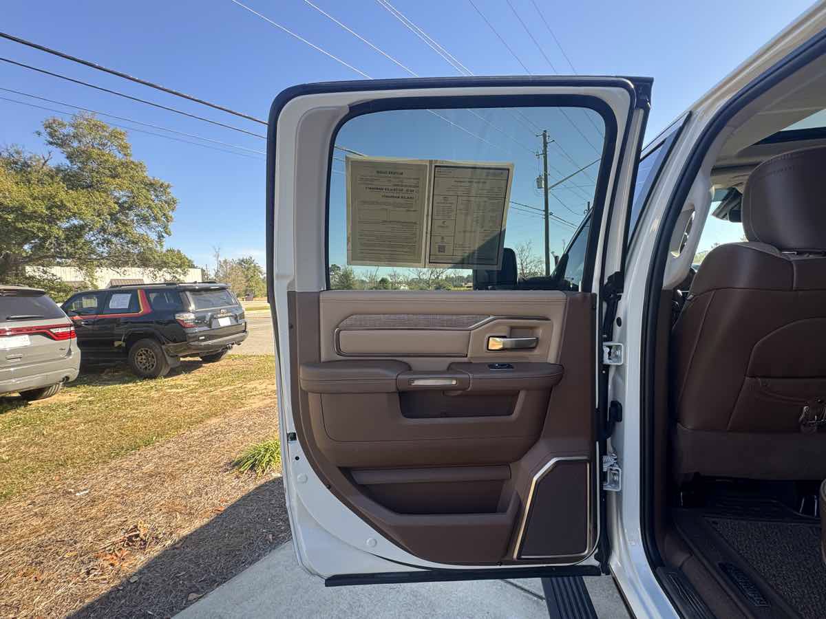 Used 2024 RAM 2500 Limited w/ Safety Group AWD/4WD image 33